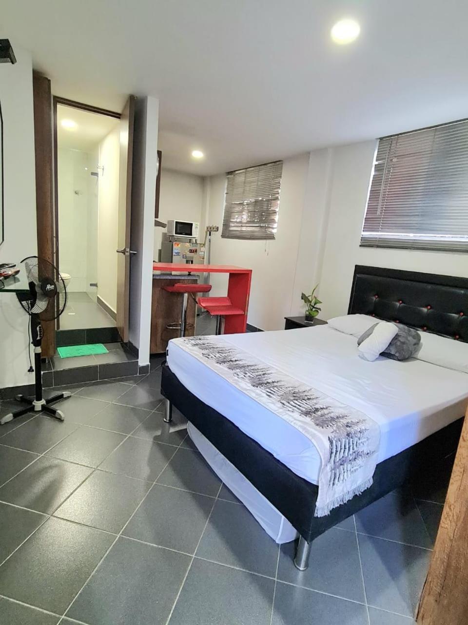 New Cozy Apartment In The Poblado, San Lucas Medellín Esterno foto